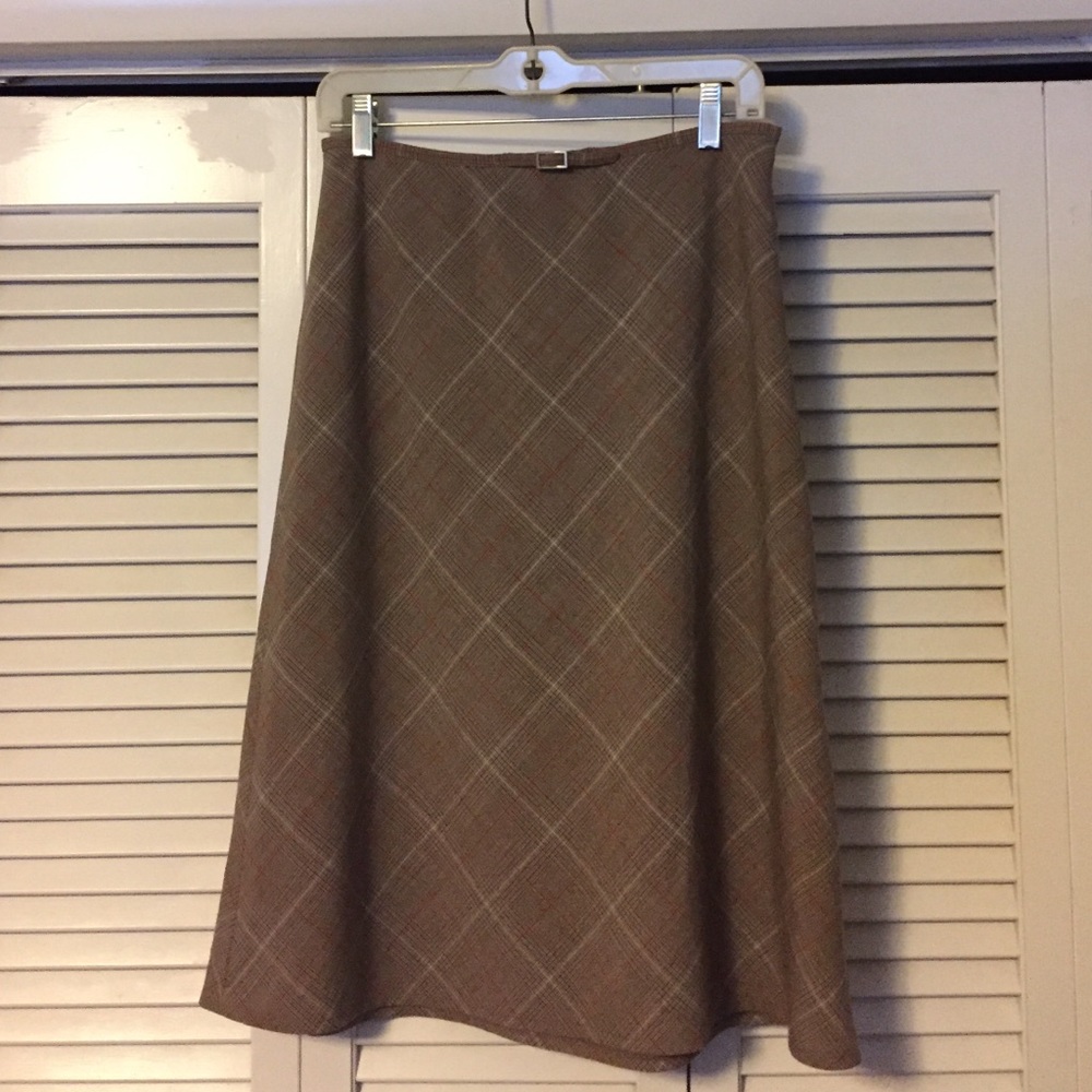 The Limited Stretch, size 8, brown plaid skirt