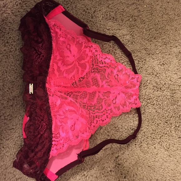 32b Pink (Victoria Secret) push-up bra - Picture 2 of 3