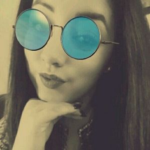 Meet your Posher, Araceli