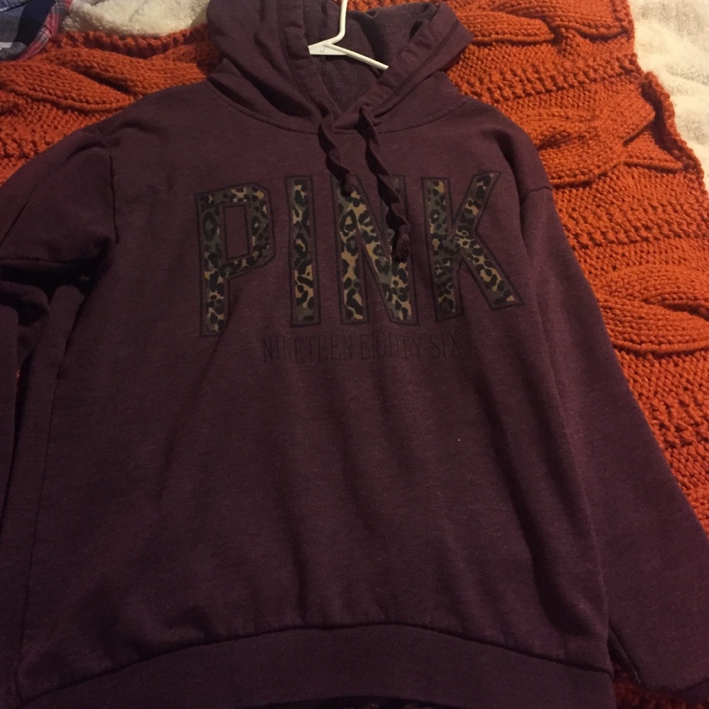 Maroon sweatshirt