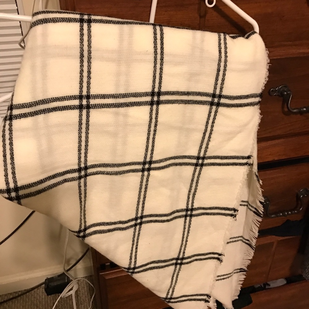 Loft blanket scarf