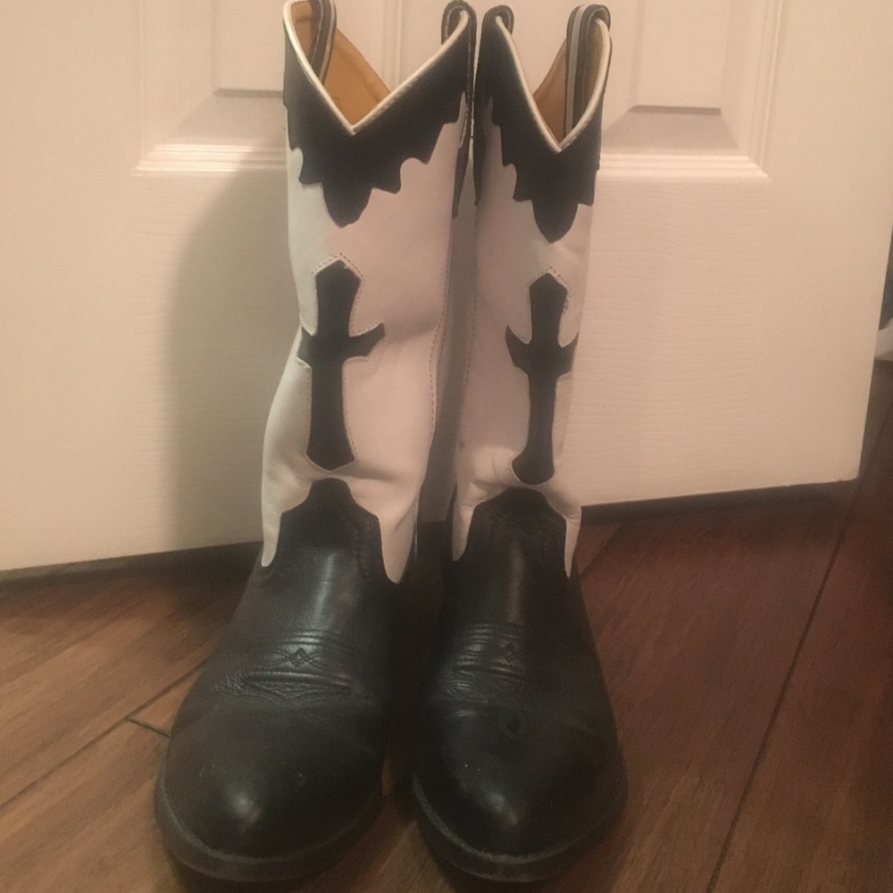 Women's cowboy boots