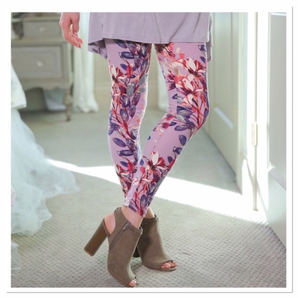 Spring Lilac Floral Legging OS - Picture 3 of 4