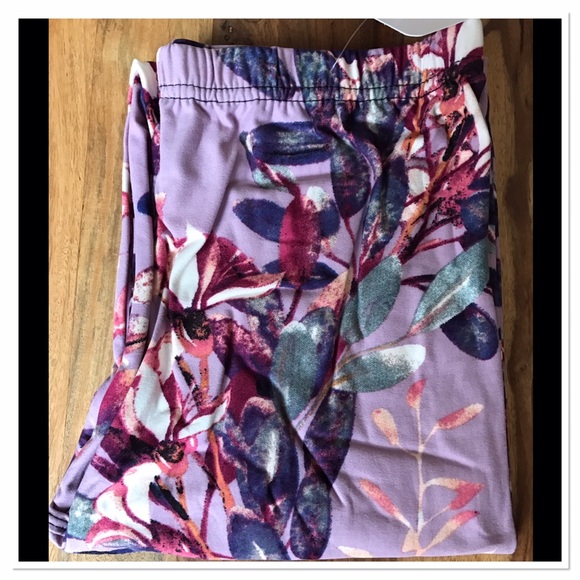 Spring Lilac Floral Legging OS - Picture 4 of 4