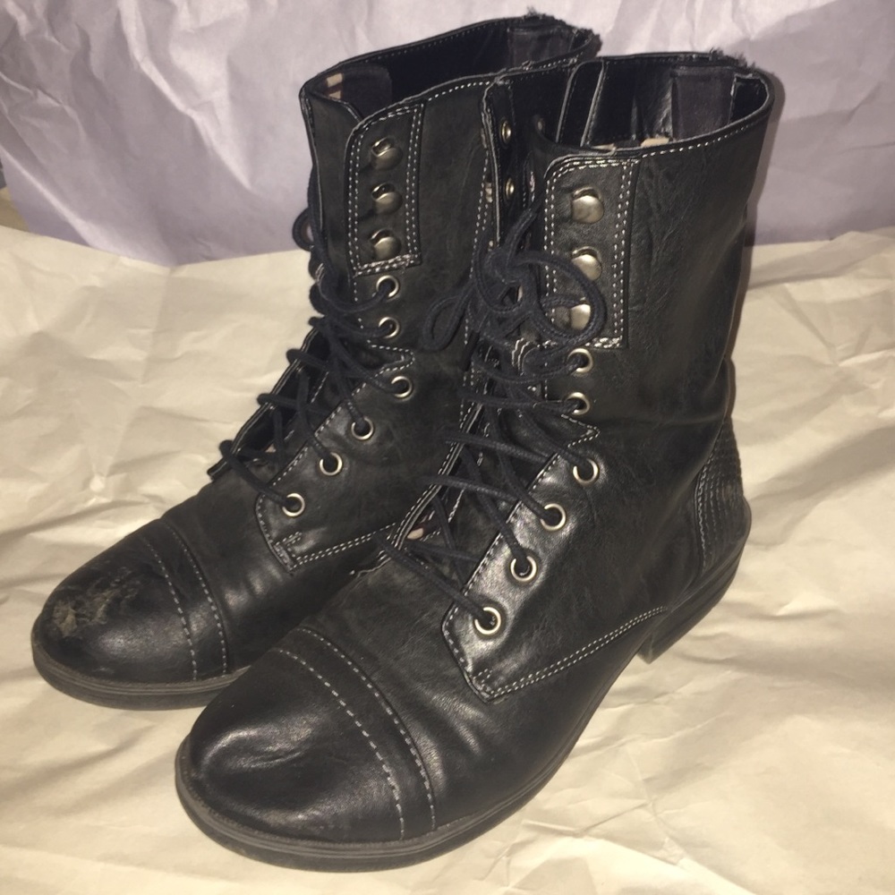 Combat boots