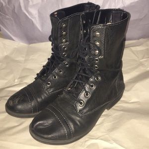 Combat boots