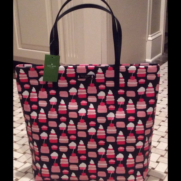 🍰HOST PICK🎂Kate Spade Take the Cake Bon Shopper - Picture 2 of 4