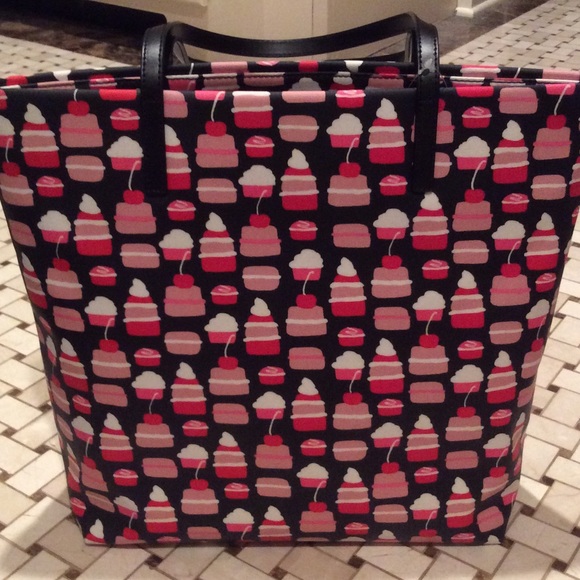 🍰HOST PICK🎂Kate Spade Take the Cake Bon Shopper - Picture 4 of 4
