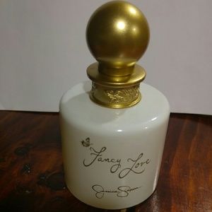 Spicy Perfume Lovers!