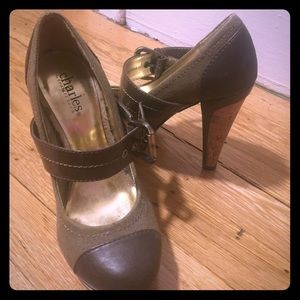 Charles by Charles David Army Green Pump