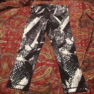 Lululemon wunder under crops size 8