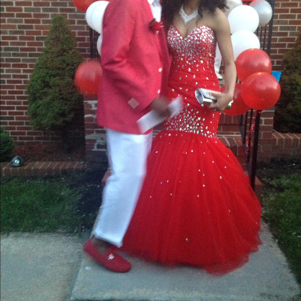 Red long Rhinestone prom dresses