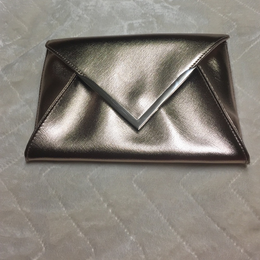 Bluff Metallic Clutch w/shiny Silver hardware.