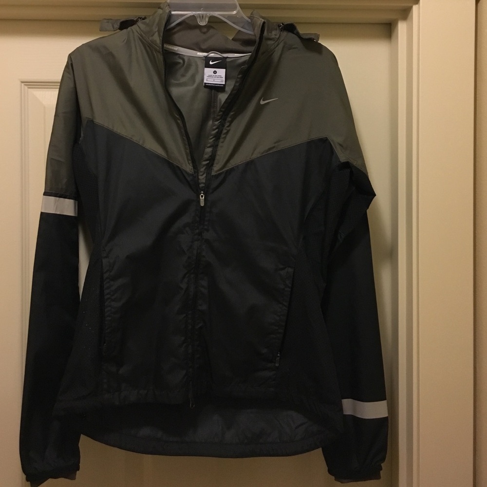 Nike lightweight rain jacket