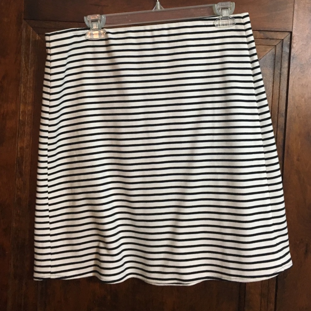 Black and white stripped skirt