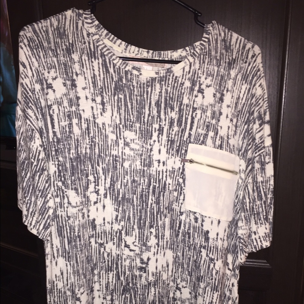 Forever 21 Short Sleeve Shirt
