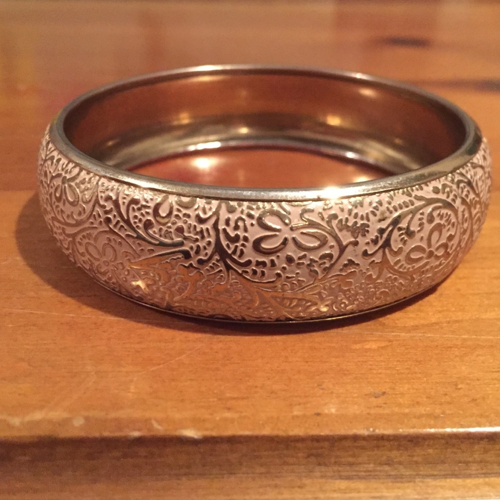 pink patterned bracelet