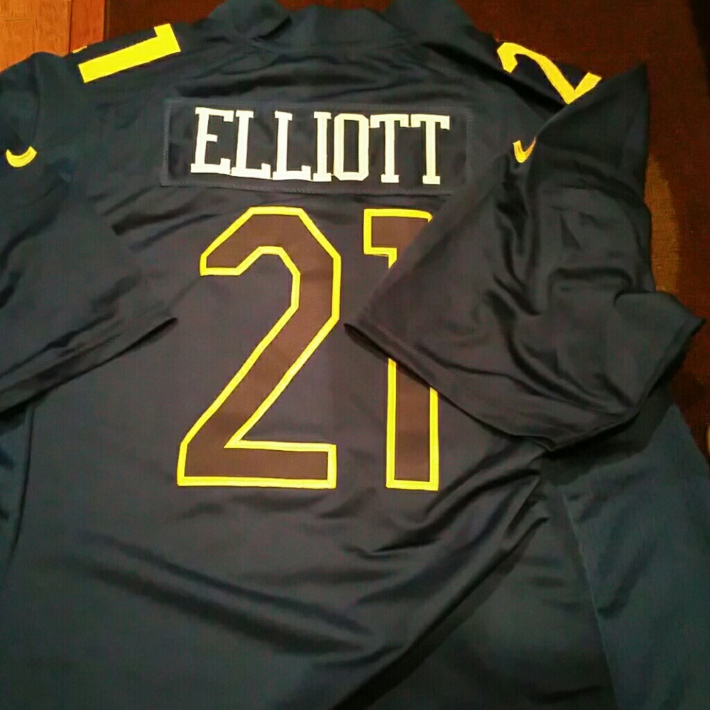 Football jerseys - Picture 2 of 4