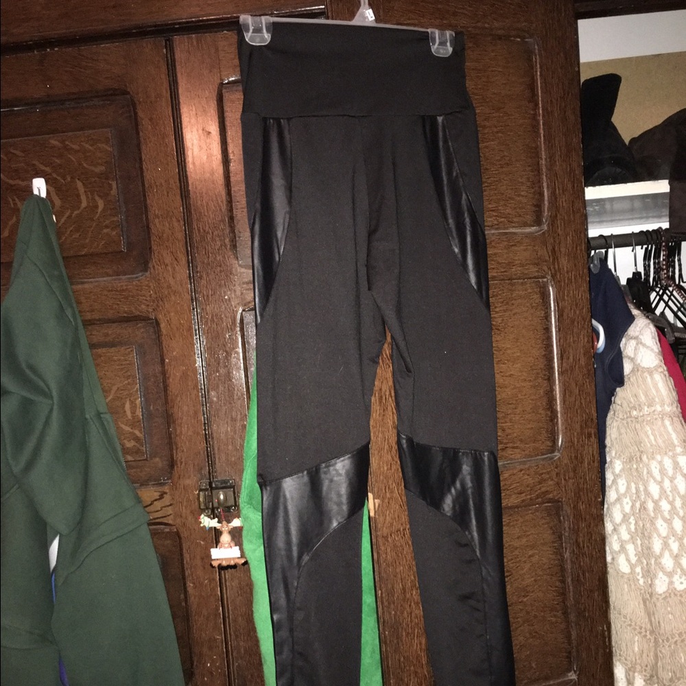 Leggings with pleather strips