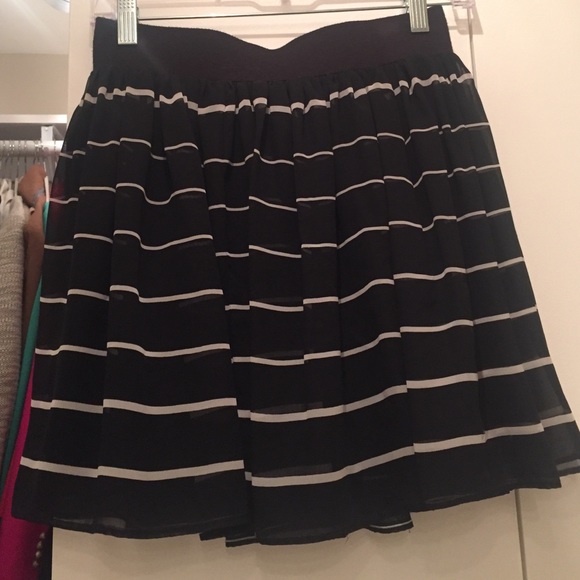 Black and white stripped skirt - Picture 1 of 1