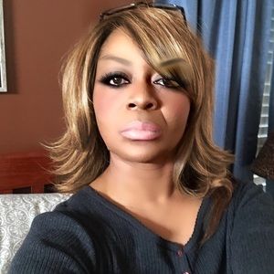 Meet your Posher, Dee