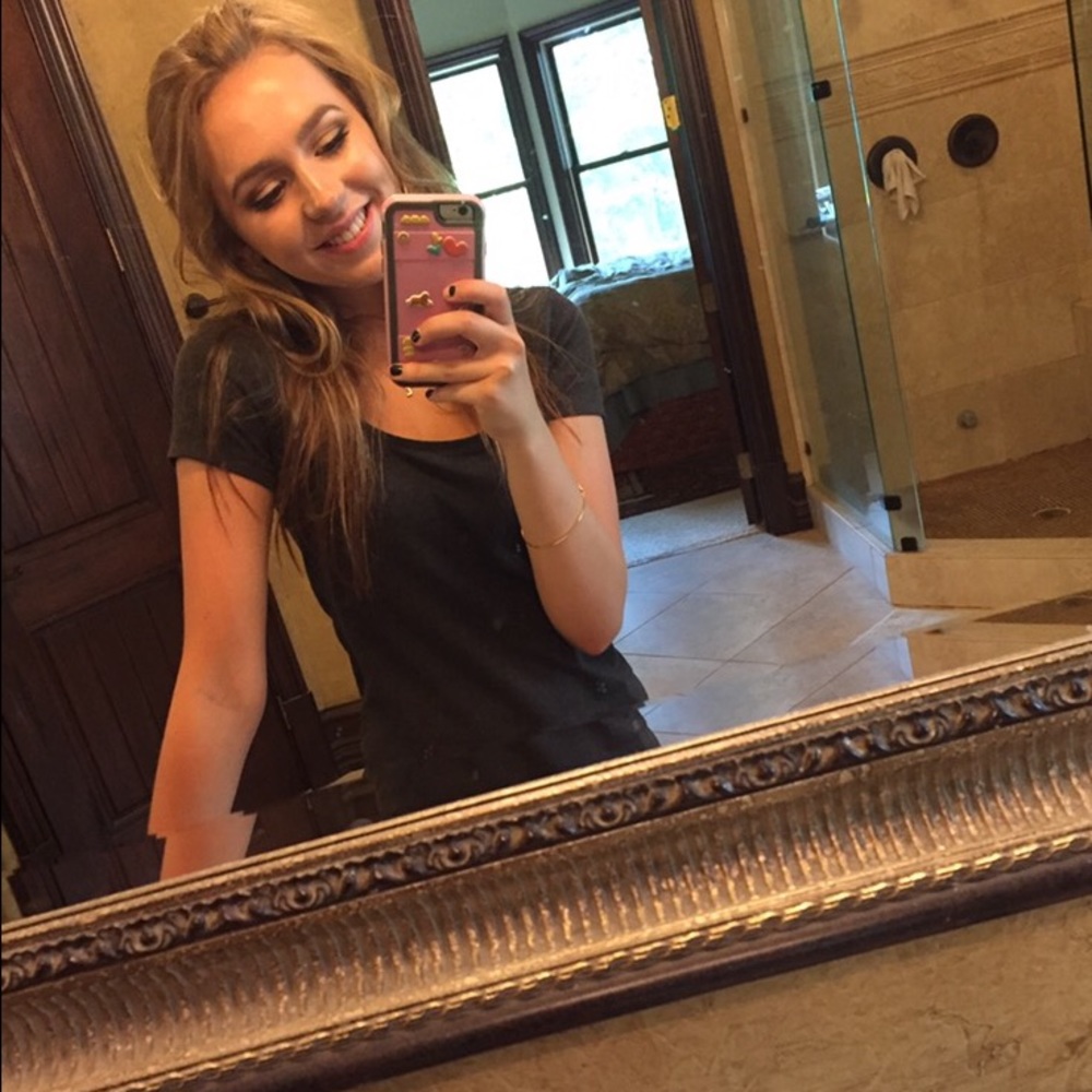 Meet your Posher, Lily