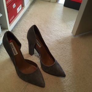 Steve Madden grey suede heels 7 nwt Steve Madden grey suede heels 7 nwt