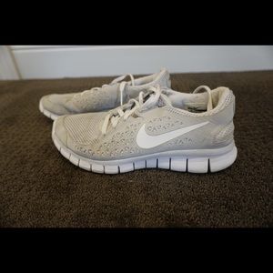 Size 6 - Women's Nike Running Shoes
