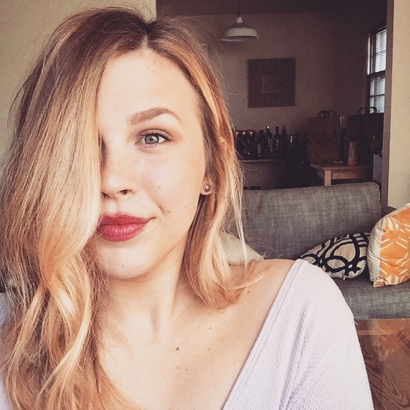 Meet your Posher, Katie - Picture 1 of 1
