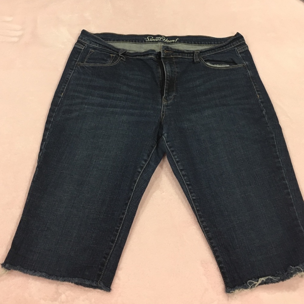 Old navy cut off Bermuda shorts