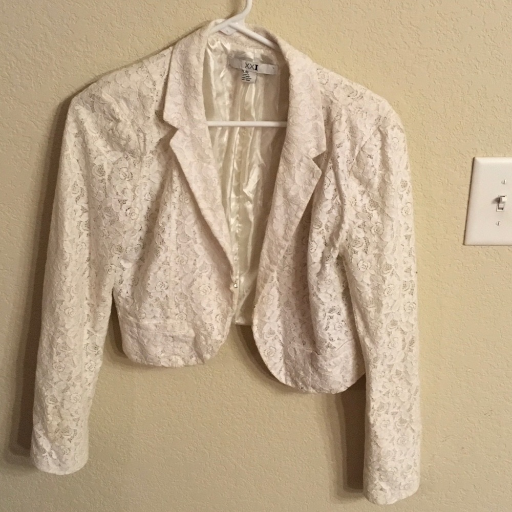 Lace Cropped Blazer