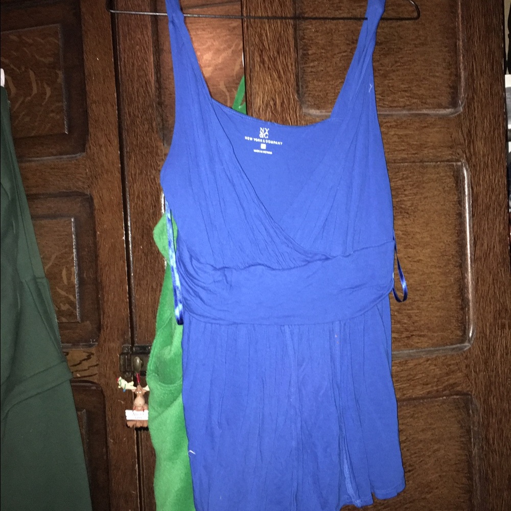 Blue tank top super flattering