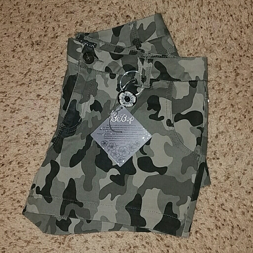 Junior's camouflage short size 11
