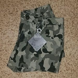 Junior's camouflage short size 11