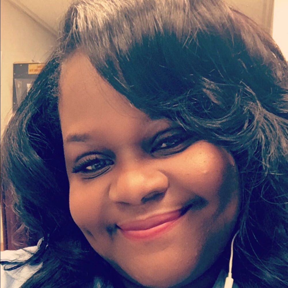 Meet your Posher, Aisha