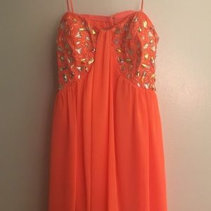 Worn once to junior prom, not wearing again