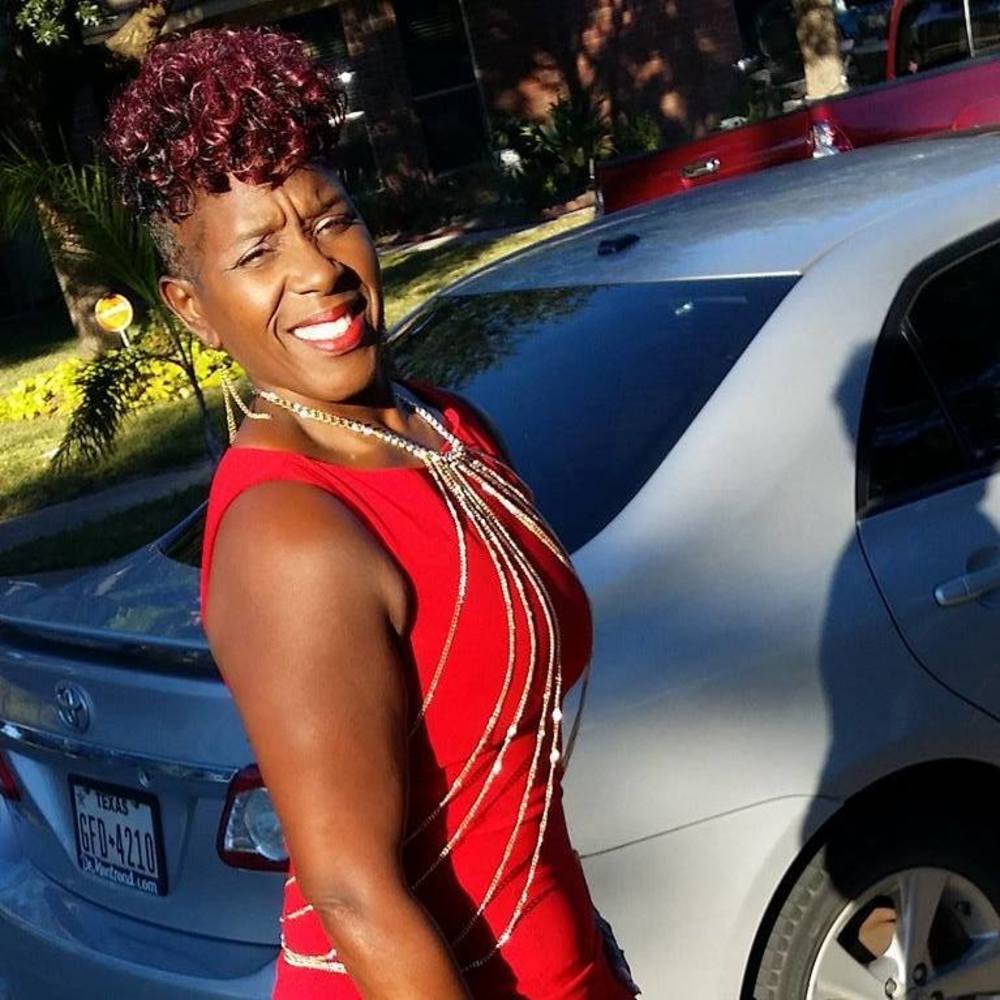 Meet your Posher, Yvette