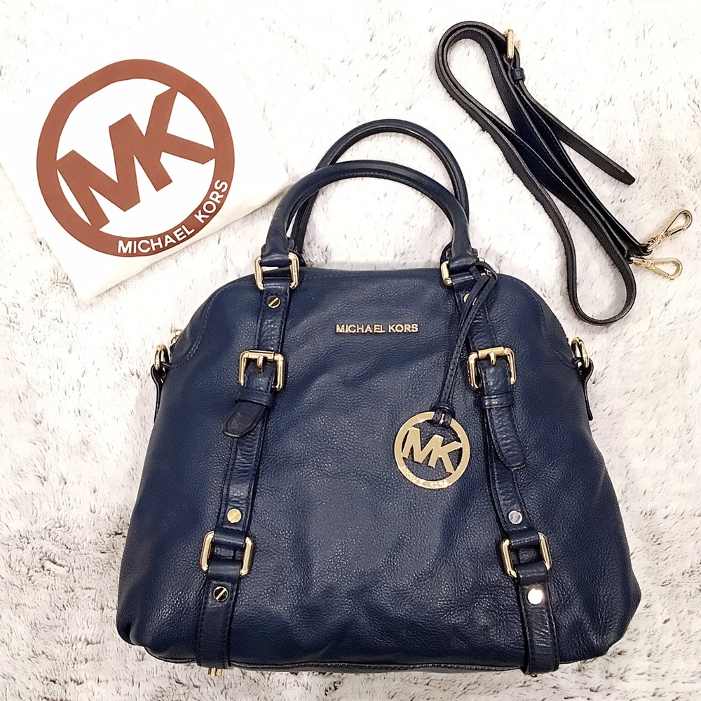 ✨Michael Kors Navy Blue Bedford Purse✨