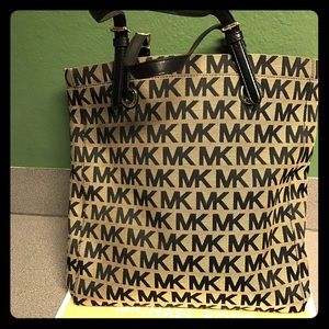 Authentic Signature Michael Kors Tote