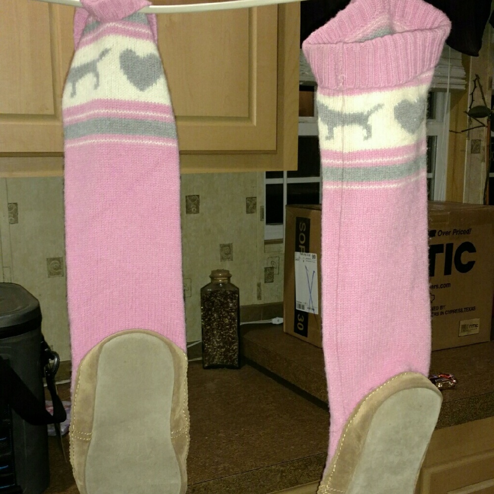 Victoria Secret mukluk size large