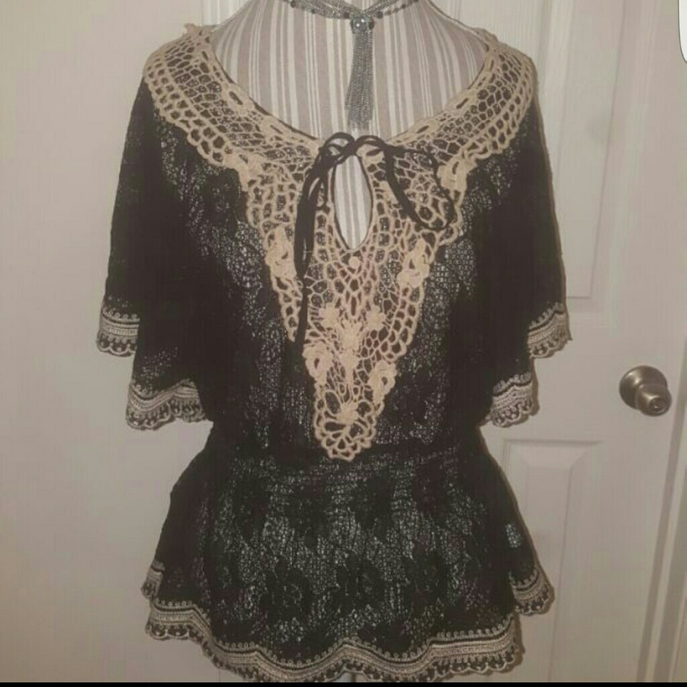 Gorgeous boho lace top L