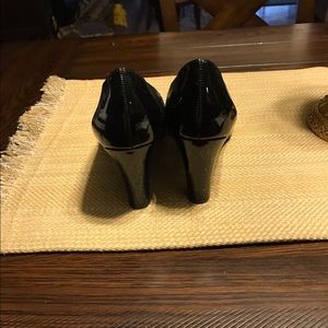 Black casual heeled shoes. Sz 7.New! I never used.