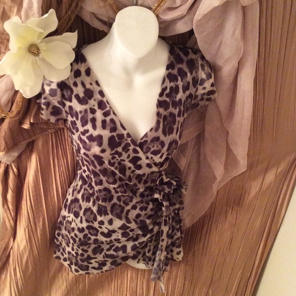 ๐HP 1/18๐Johnny heaven cheetah print blouse - Picture 2 of 4