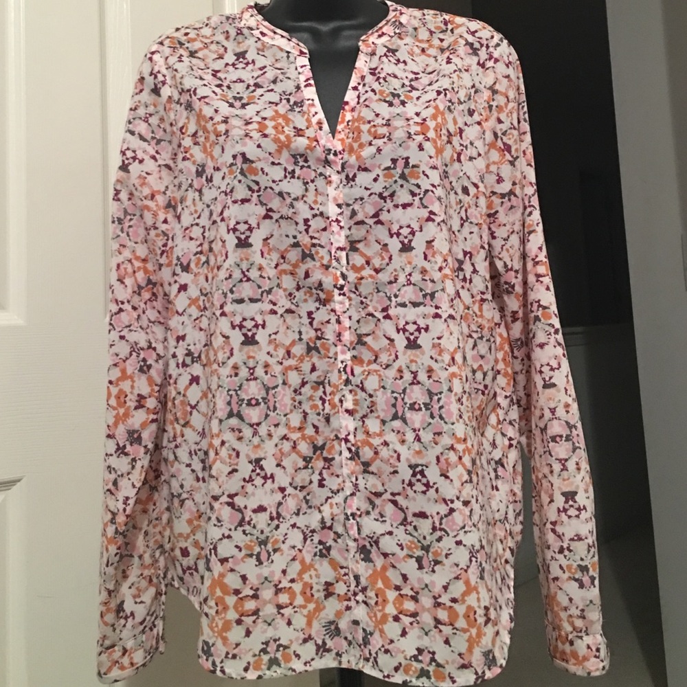 👊💥The Limited vneck blouse