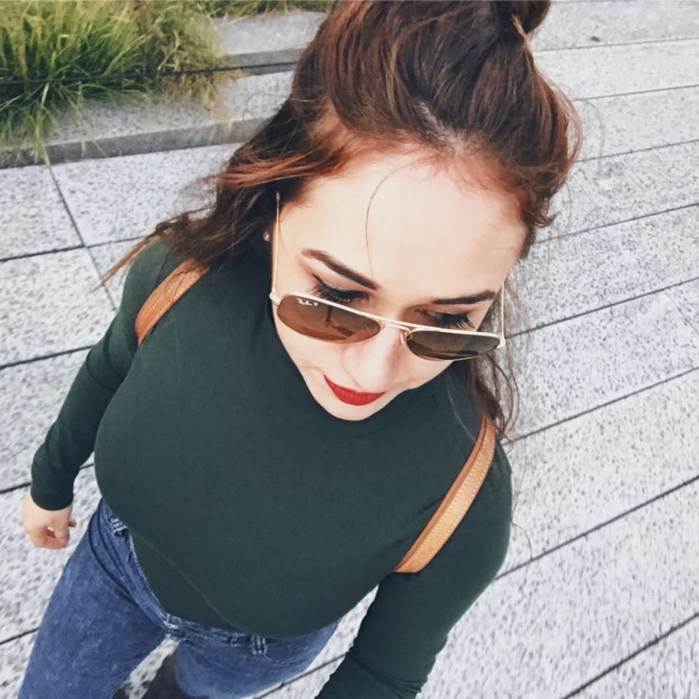 Meet your Posher, Daniela