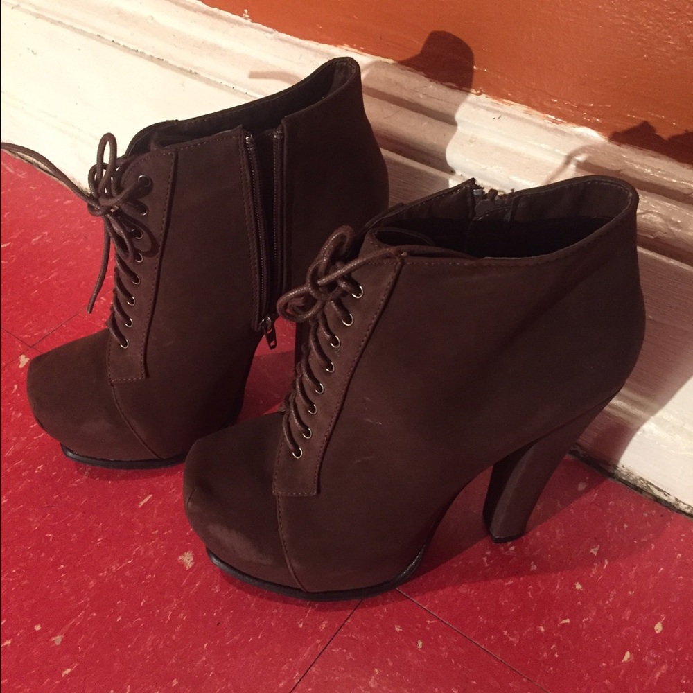 Size 8 Brown Booties