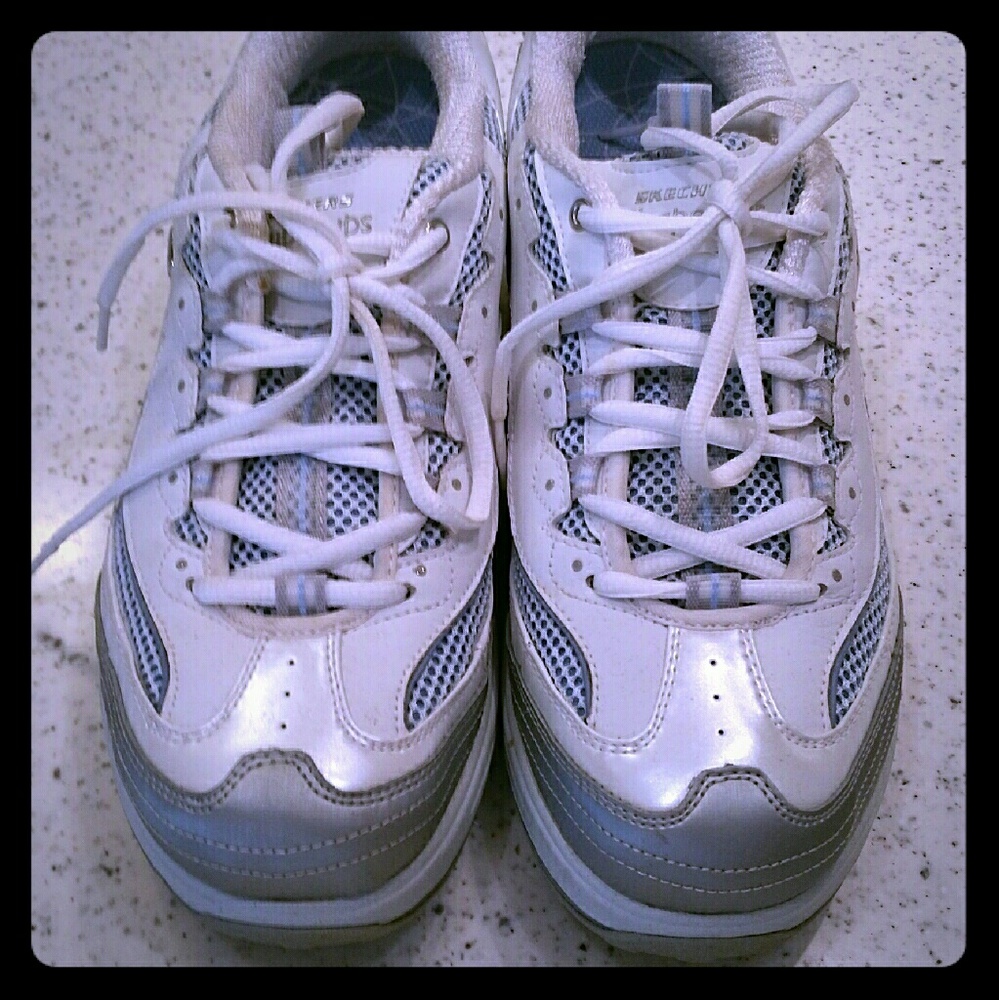 Skechers  Roll Walking Sneaker Shape Ups