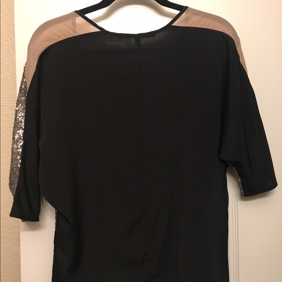Stylish Sequined Top - Picture 2 of 3