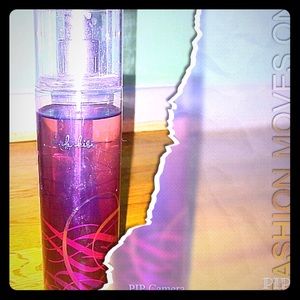 BATH & BODY WORKS - Dark Kiss