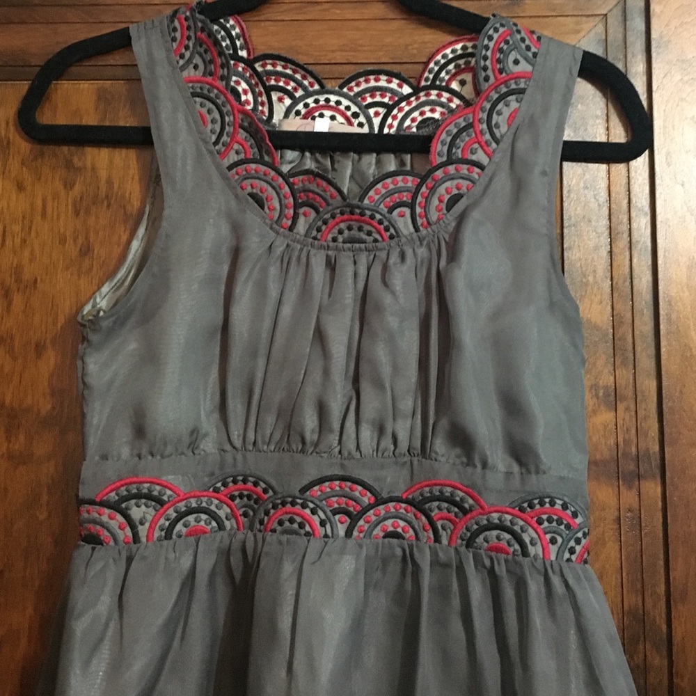 Dress - Picture 2 of 4